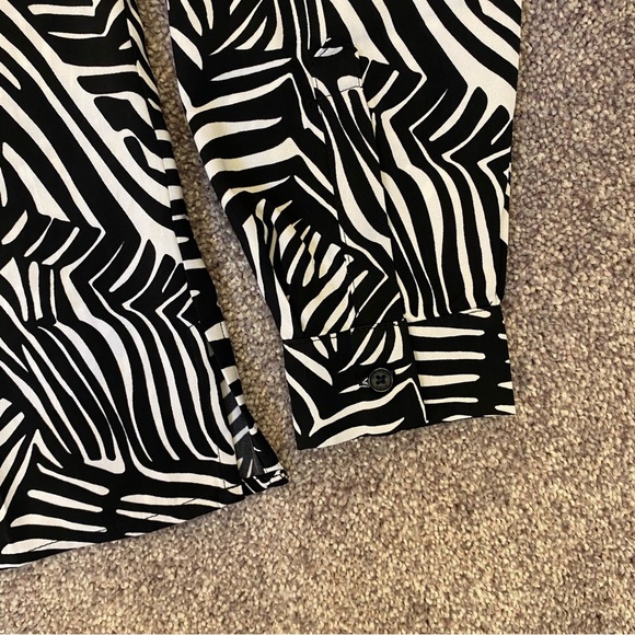 Michael Kors Women's Long Sleeves Blouse Black White Button Up Size S - NWT $110 - Picture 4 of 13